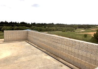 Gabions – Mur anti-bruit – Base aérienne de la sécurité civile de Nîmes-Garons (Gard, 30)